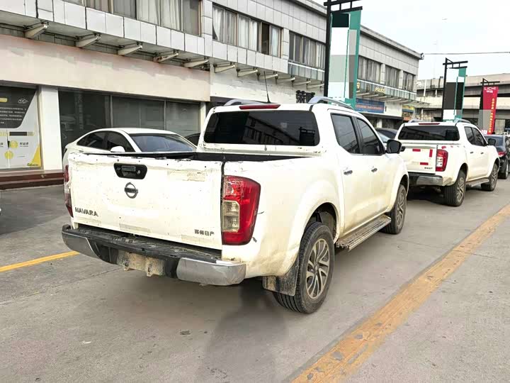 Nissan Navara 2023 2023款 2.5L 自动四驱尊贵型