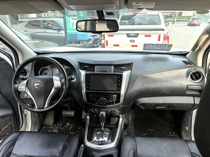 Nissan Navara 2023 2023款 2.5L 自动四驱尊贵型