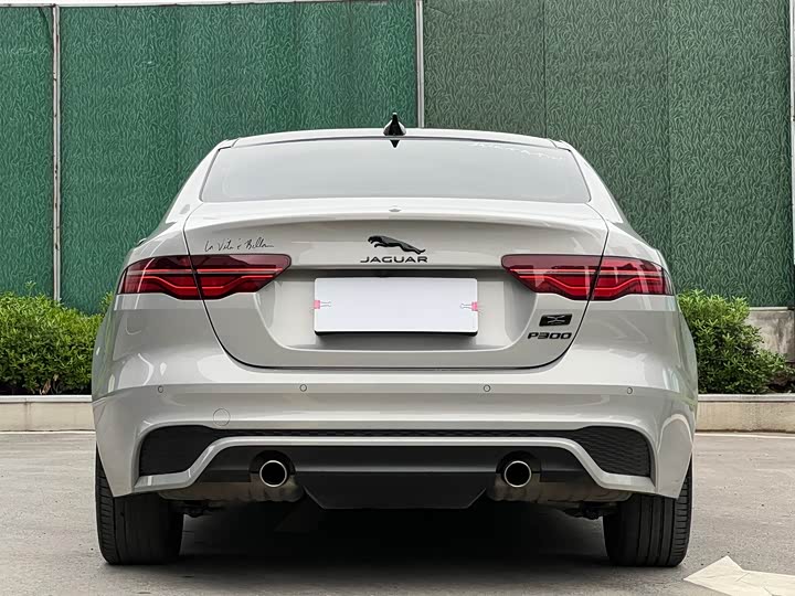 Jaguar XE L 2025 2025款 2.0T 250PS R-DYNAMIC 90周年典藏版