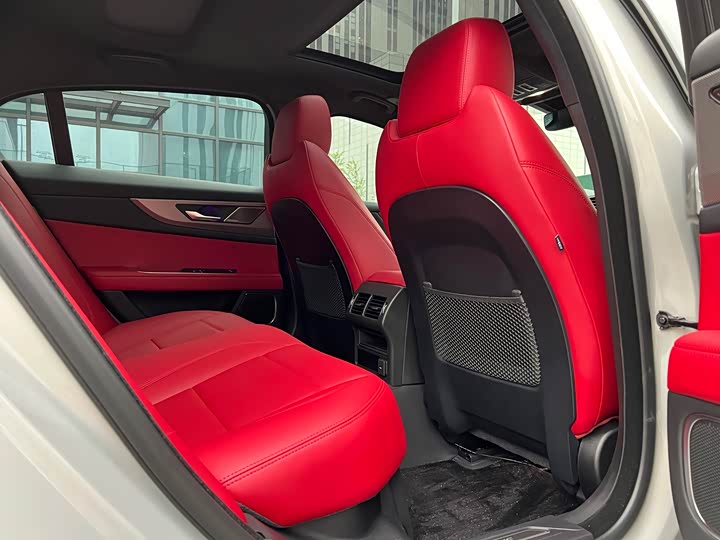 Jaguar XE L 2025 2025款 2.0T 250PS R-DYNAMIC 90周年典藏版