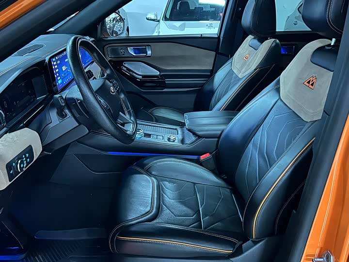 Фото 3 - Ford Explorer