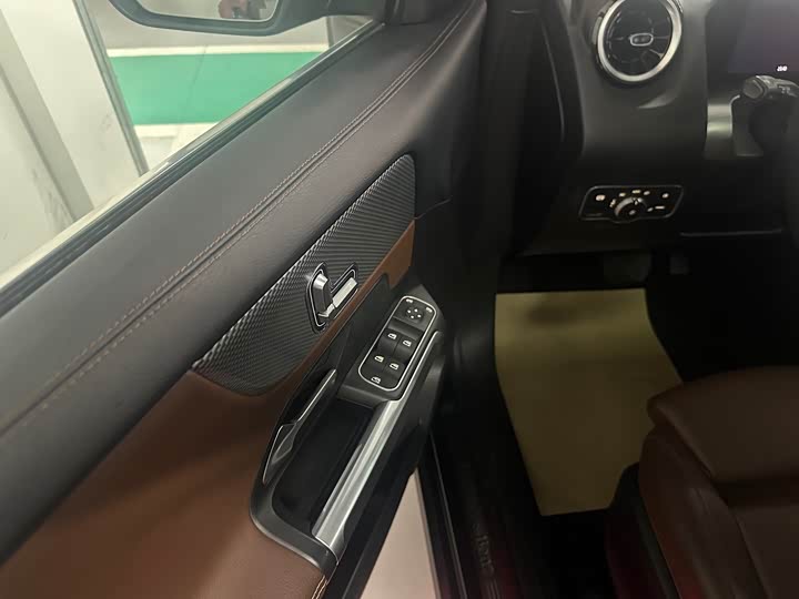 صورة 8 - Mercedes-Benz GLB-Class