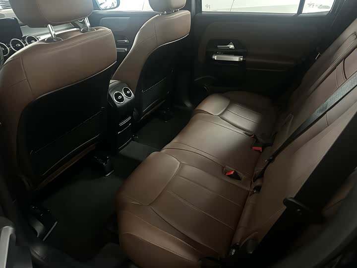 صورة 9 - Mercedes-Benz GLB-Class