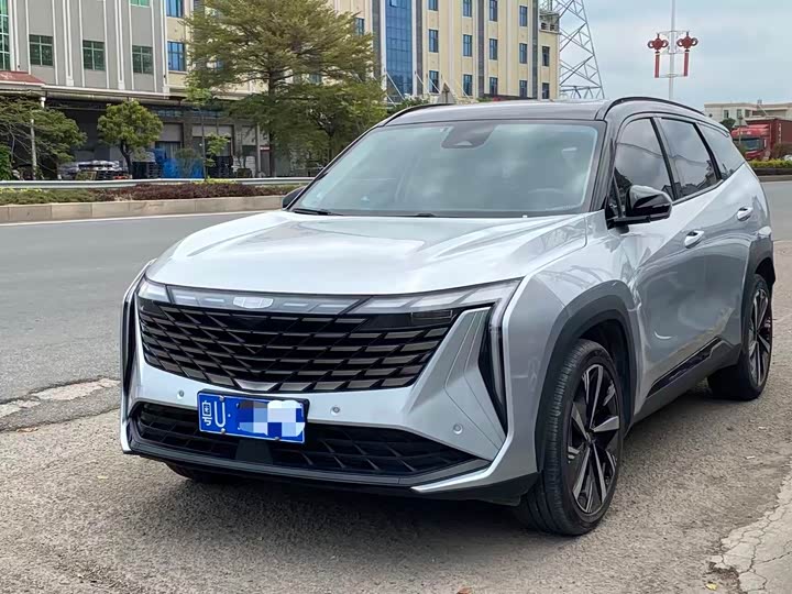 Фото 1 - Geely Atlas L