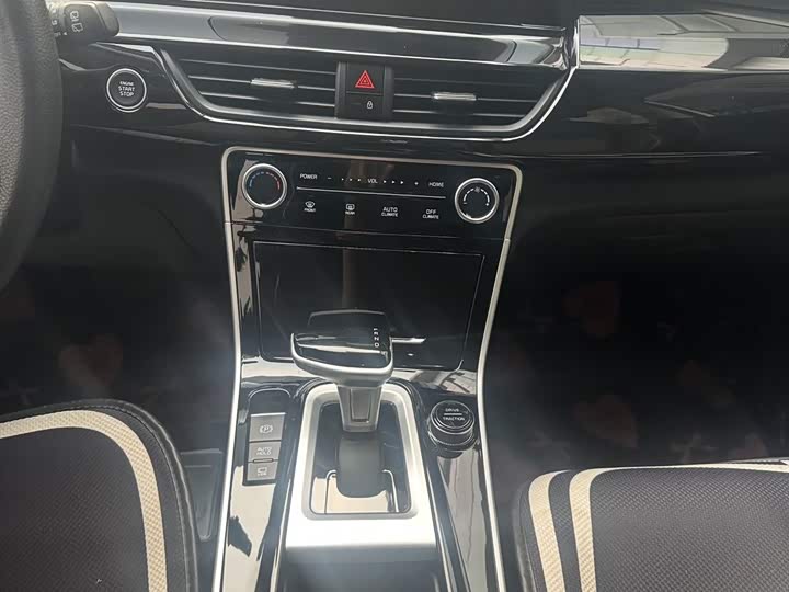 Kia Seltos 2023 2023款 1.5L CVT豪华版