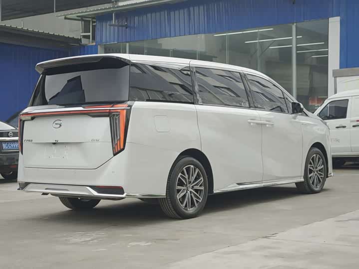 صورة 7 - GAC Trumpchi M8