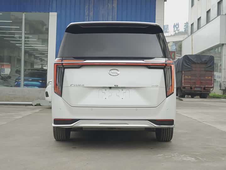 صورة 8 - GAC Trumpchi M8