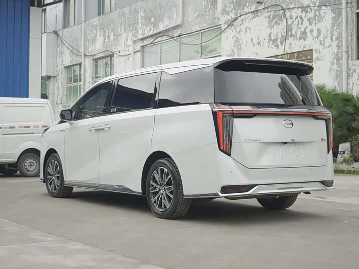 صورة 9 - GAC Trumpchi M8