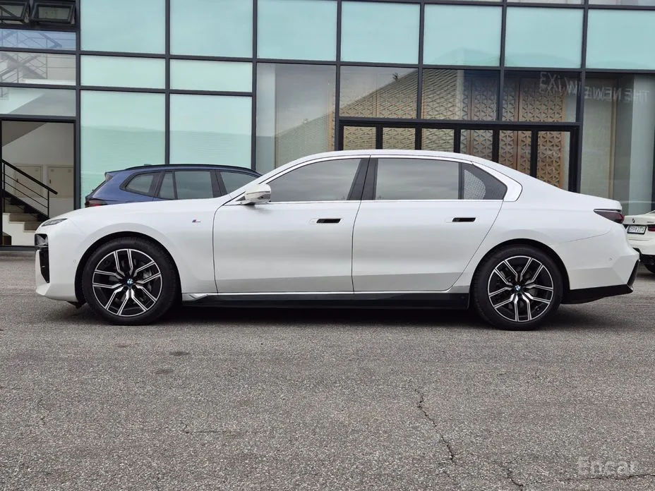 BMW i7 2022 eDrive 50 M Sport