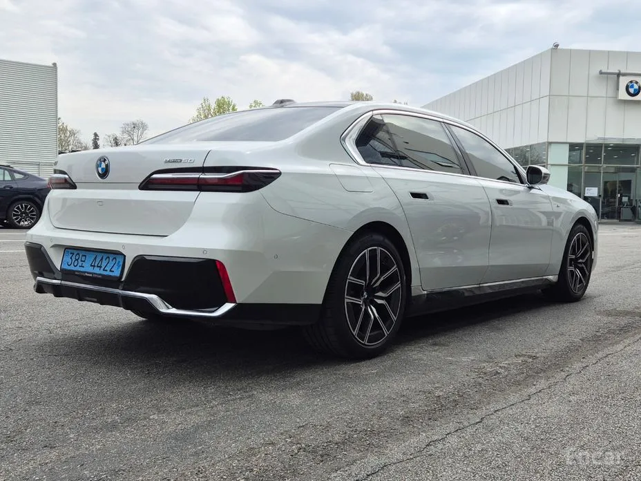 BMW i7 2022 eDrive 50 M Sport