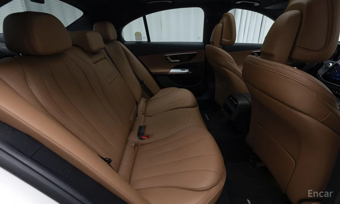 Mercedes-Benz E-Class 2024 E200 AMG Line