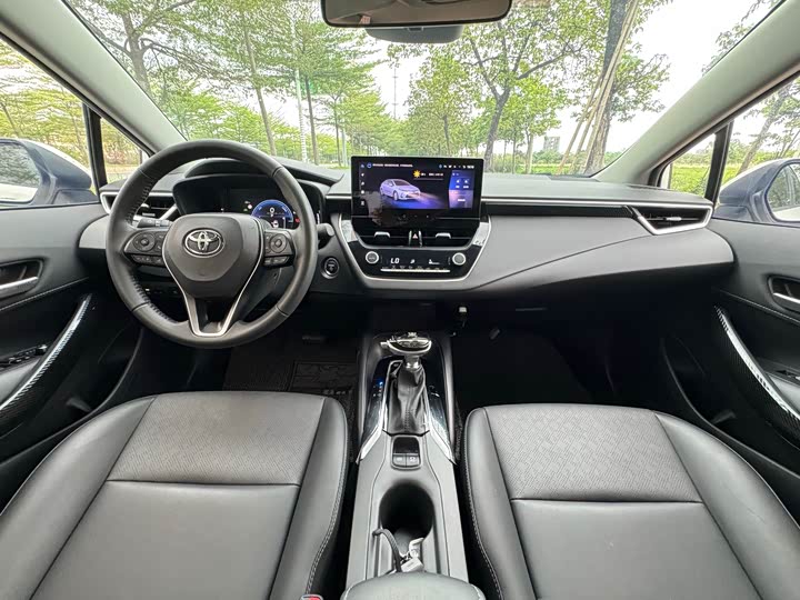 Фото 8 - Toyota Corolla