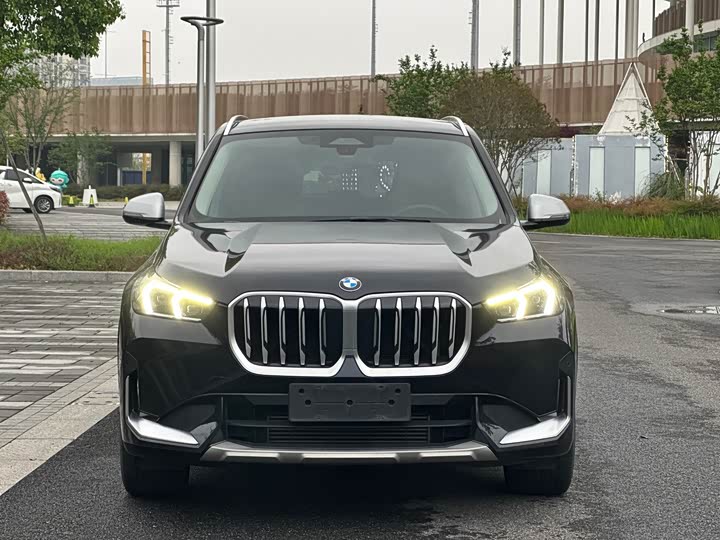 Photo 2 - BMW X1