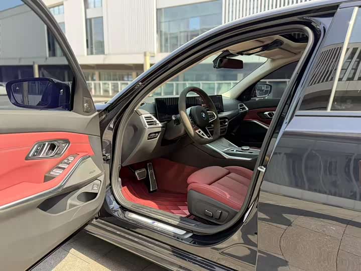 BMW 3 Series 2025 2025款 330Li M运动曜夜套装