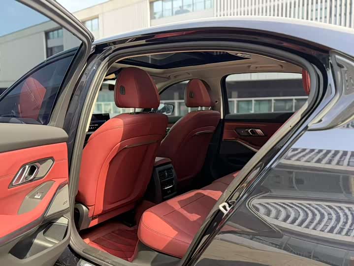 BMW 3 Series 2025 2025款 330Li M运动曜夜套装