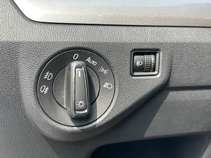Фото 7 - Volkswagen Lavida