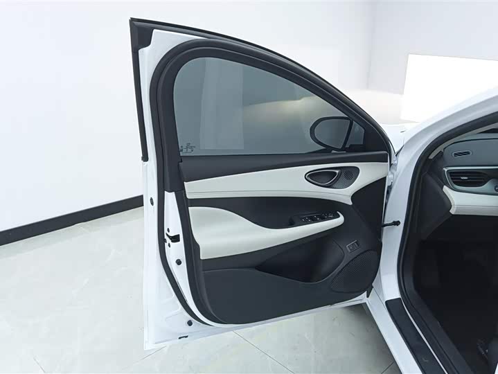 BYD Seal 05 DM-i Hybrid 2025 2025款 DM-i 智驾版 55KM豪华型