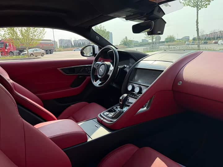 Jaguar F-Type 2022 2022款 P300 硬顶版 R-DYNAMIC BLACK