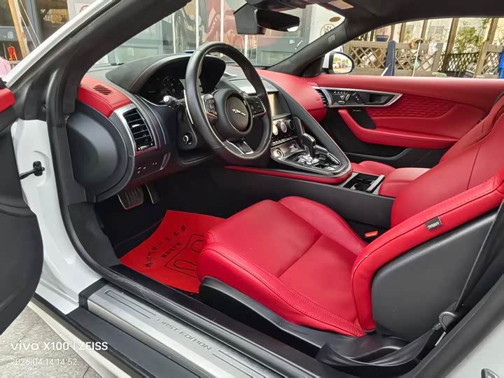 Jaguar F-Type 2022 2022款 P300 硬顶版 R-DYNAMIC BLACK