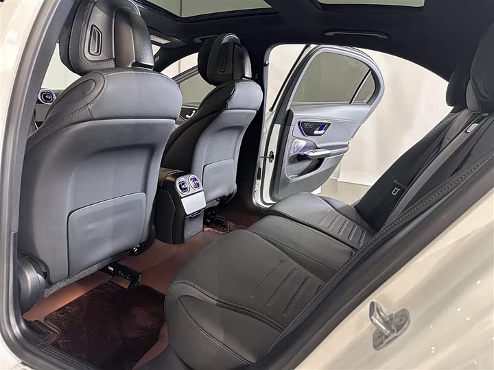 Фото 6 - Mercedes-Benz C-Class