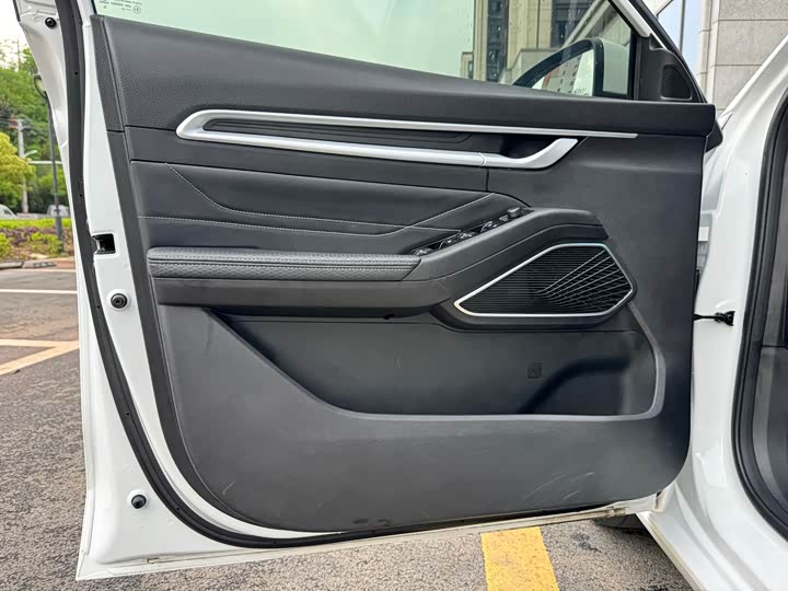 Фото 7 - Geely Emgrand