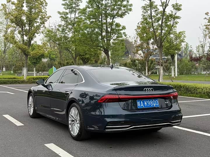 Фото 6 - Audi A7L