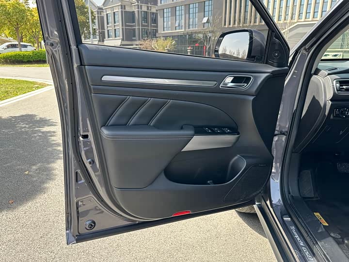 GAC Trumpchi GS8 2020 2020款 390T 两驱豪华版（七座）