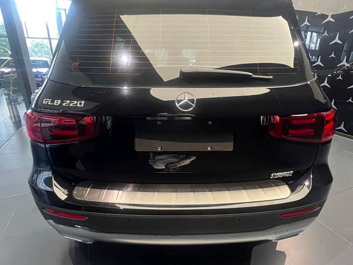 2025 Mercedes-Benz GLB-Class