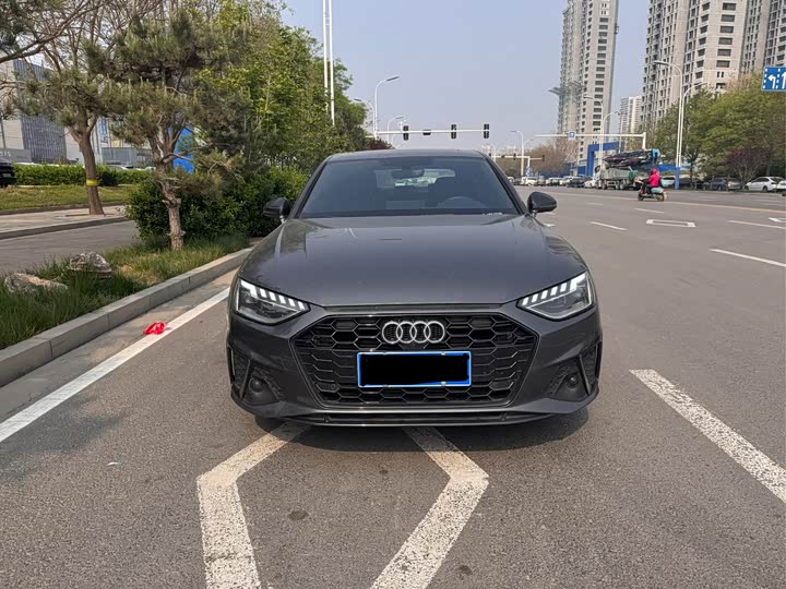 Фото 2 - Audi A4L