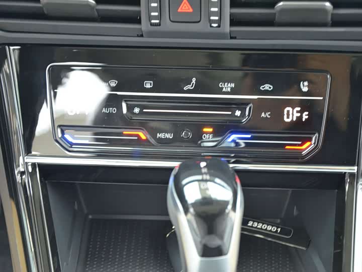 Фото 8 - Volkswagen Passat
