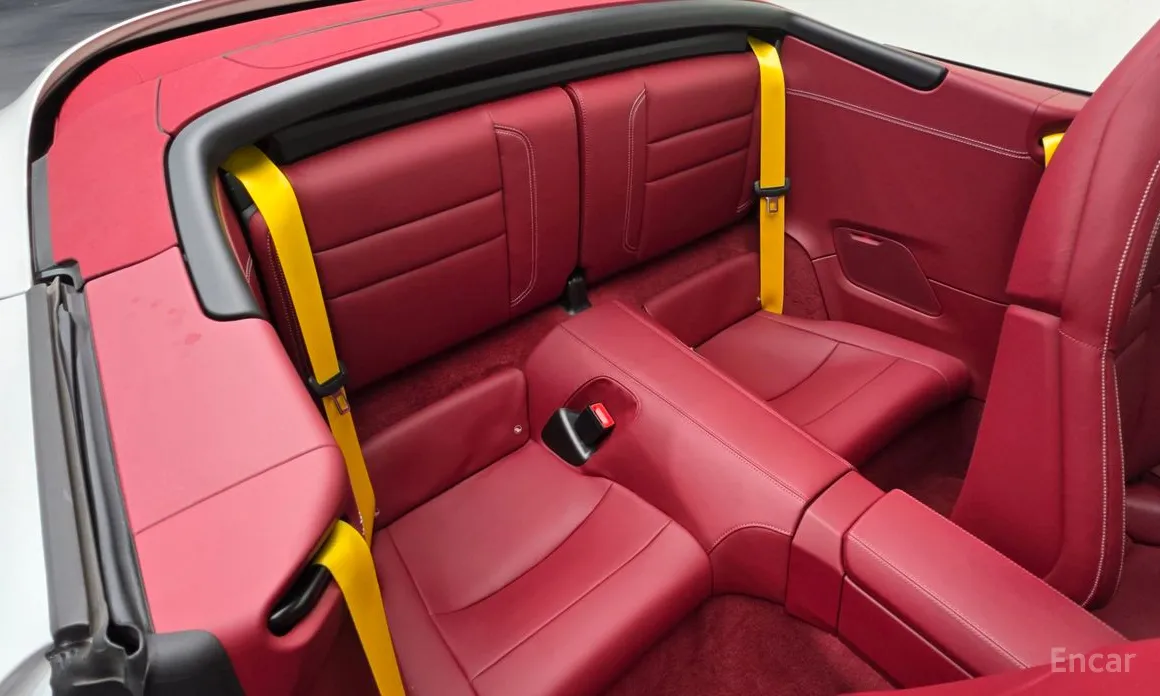 Porsche 911 2019 Carrera 4 GTS Cabriolet