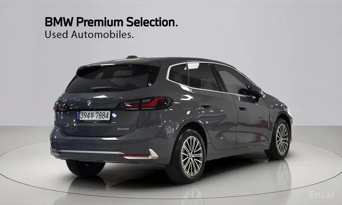 BMW 2 Series 2022 220i Luxury