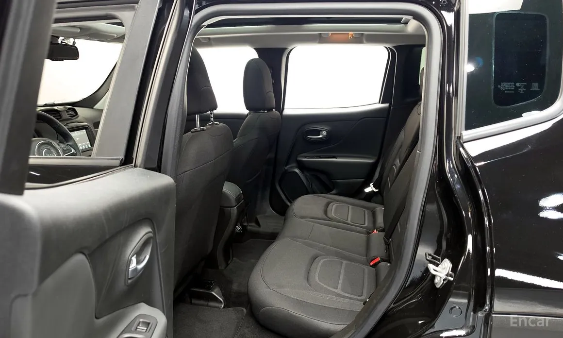 صورة 11 - Jeep Renegade