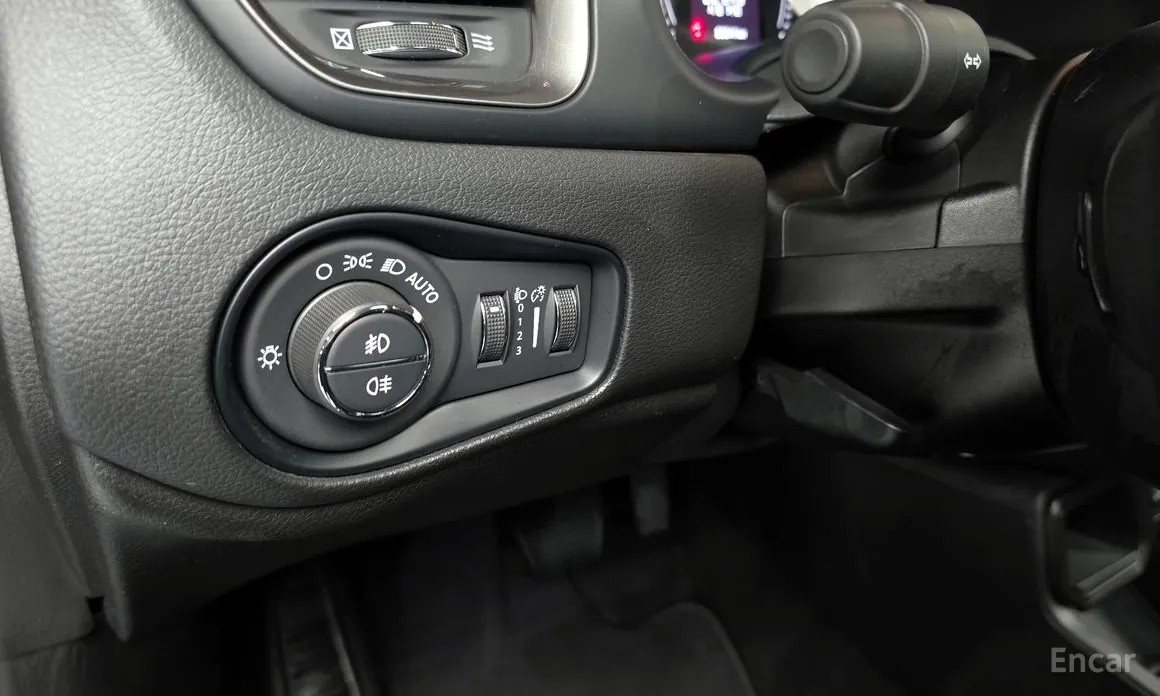 صورة 15 - Jeep Renegade