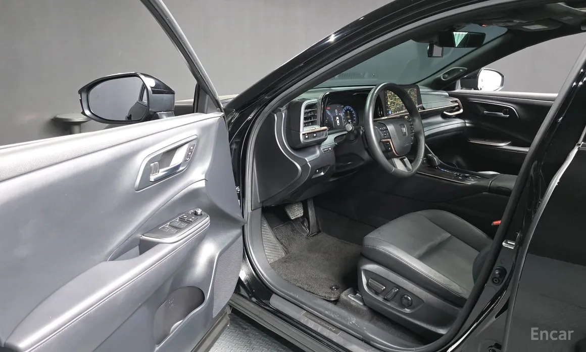 Toyota Crown 2023 2.4 4WD Dual Boost HYbrid