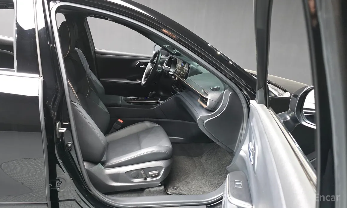 Toyota Crown 2023 2.4 4WD Dual Boost HYbrid