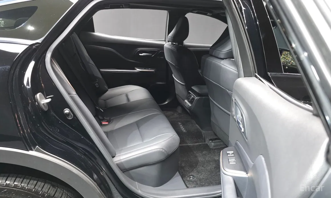 Toyota Crown 2023 2.4 4WD Dual Boost HYbrid