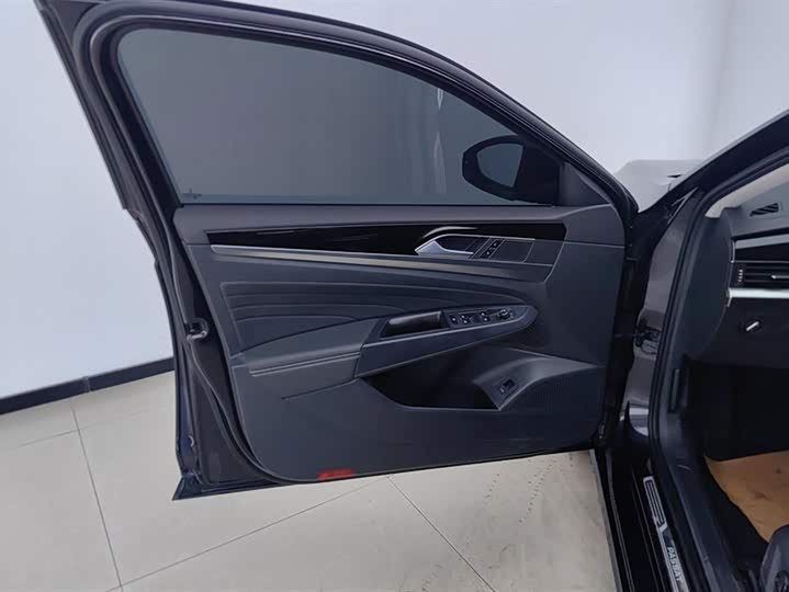 Фото 7 - Volkswagen Passat