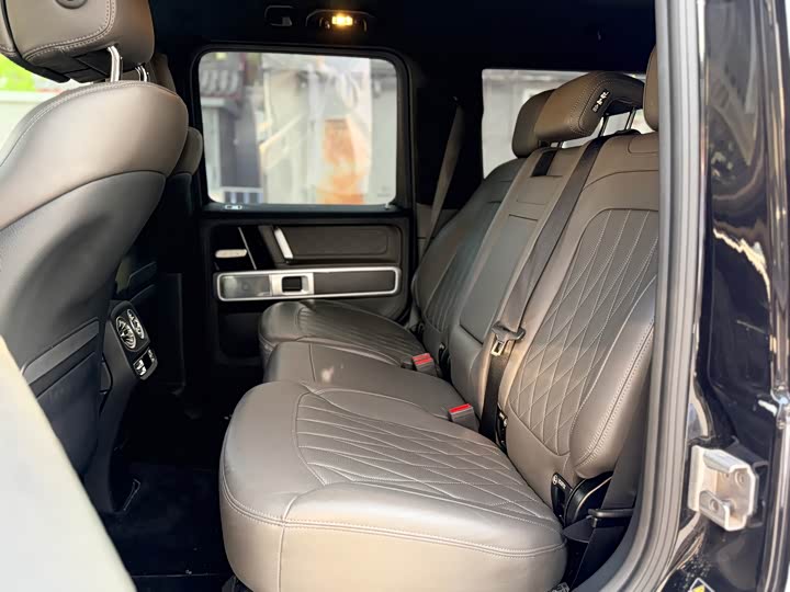 Фото 9 - Mercedes-Benz G-Class