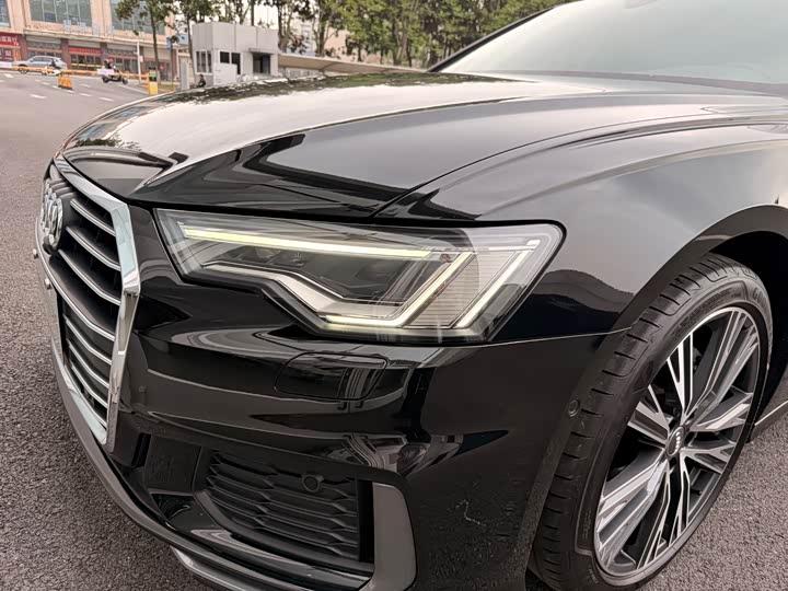 Фото 8 - Audi A6L