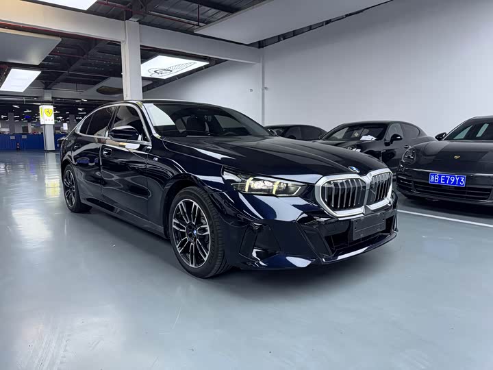 Фото 3 - BMW 5 Series