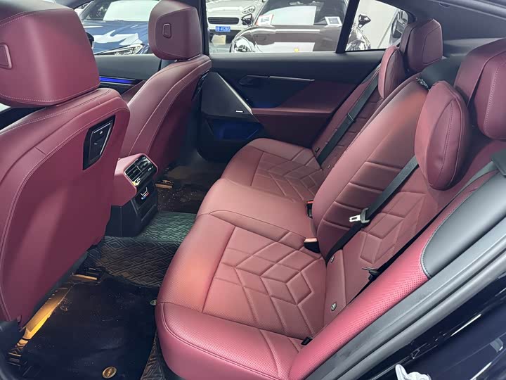 Фото 5 - BMW 5 Series