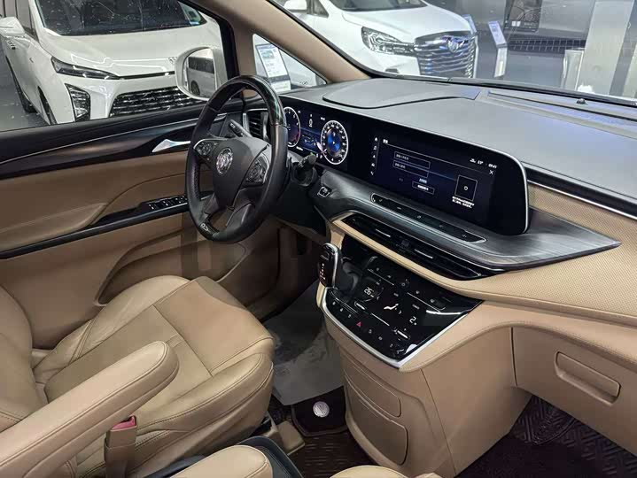 Photo 9 - Buick GL8 ES