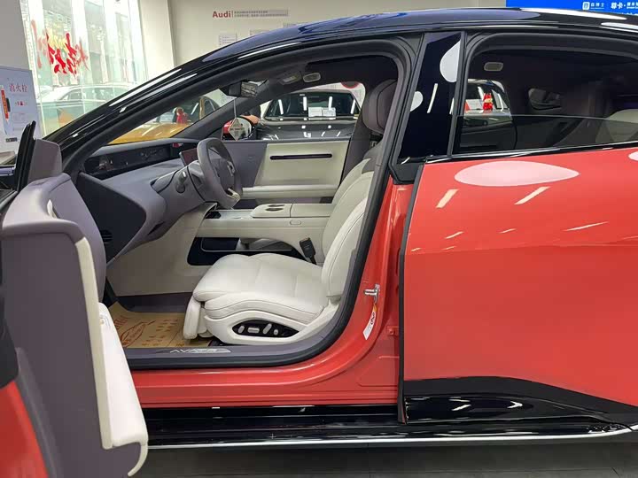 2025 Avatr 06