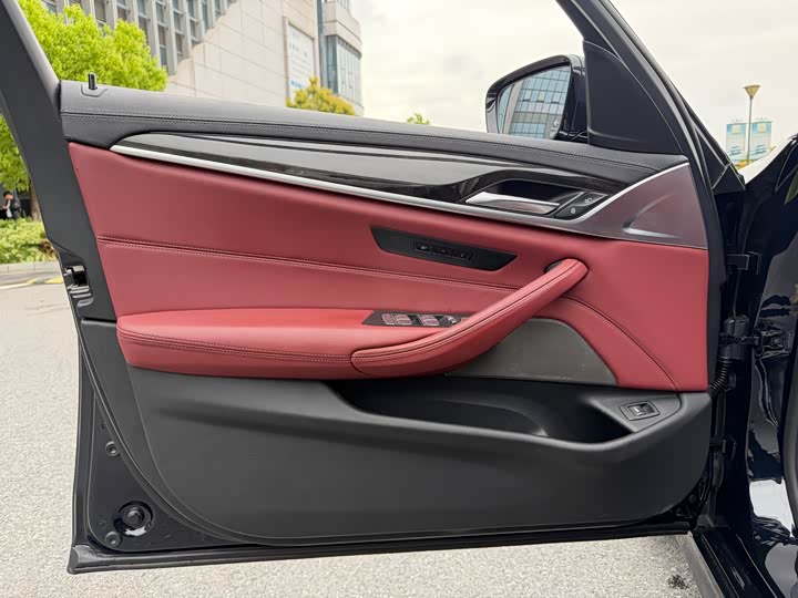 Zdjęcie 4 - BMW 5 Series