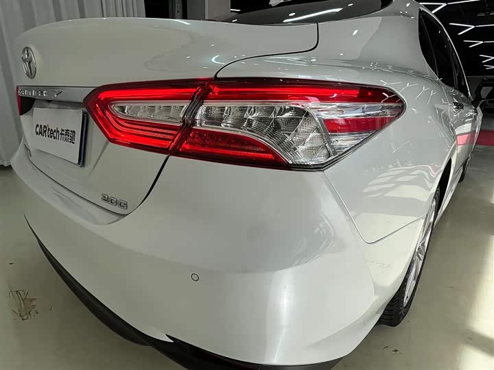 Фото 9 - Toyota Camry
