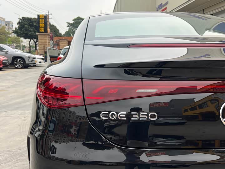 Фото 9 - Mercedes-Benz EQE
