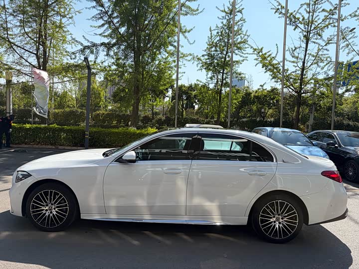 Photo 6 - Mercedes-Benz C-Class