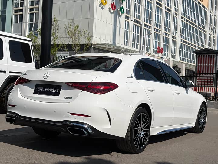 Photo 8 - Mercedes-Benz C-Class