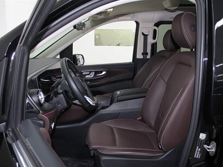 Mercedes-Benz V-Class 2024 2024款 V 300 L 长轴距豪华版